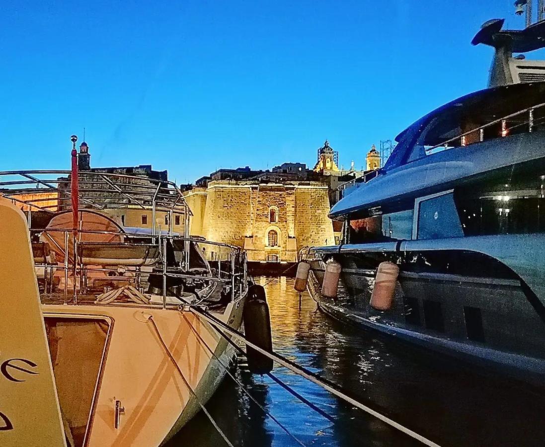 Modern Apt Kalkara Seafront! エクステリア 写真