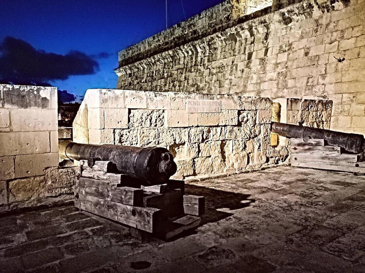 Modern Apt Kalkara Seafront! エクステリア 写真
